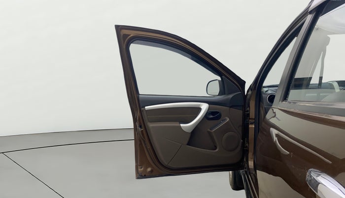 2016 Renault Duster RXL PETROL, Petrol, Manual, 88,147 km, LHS Front Door