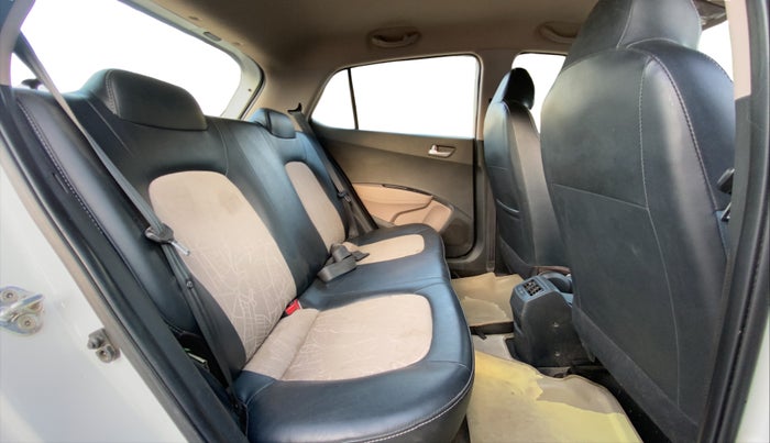 2018 Hyundai Grand i10 SPORTZ AT 1.2 KAPPA VTVT, Petrol, Automatic, 52,711 km, Right Side Rear Door Cabin