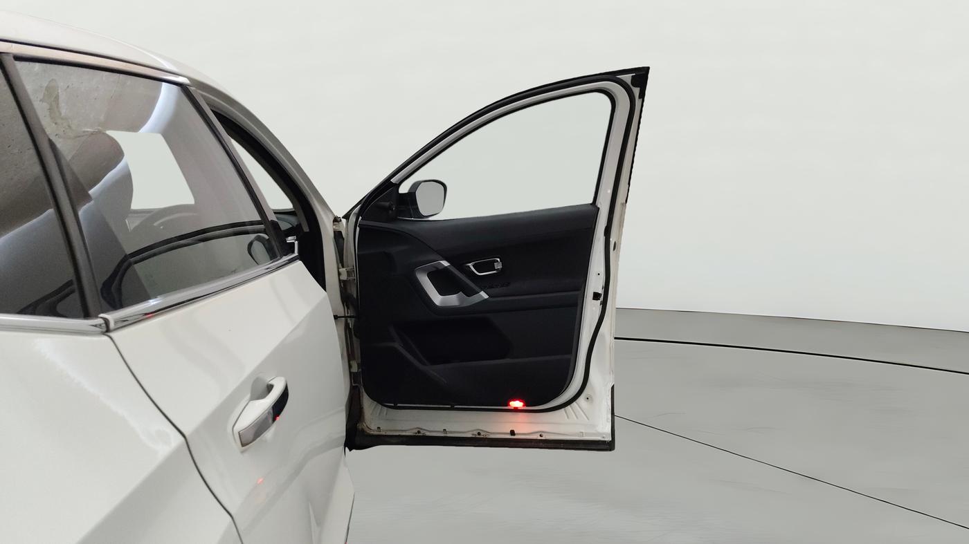 2020 Tata Harrier XT 2.0L KRYOTEC, Diesel, Manual, 65,046 km, RHS Front Door