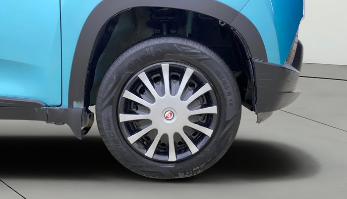 2016 Mahindra Kuv100 K6 5 STR, Petrol, Manual, 64,900 km, Right Front Wheel