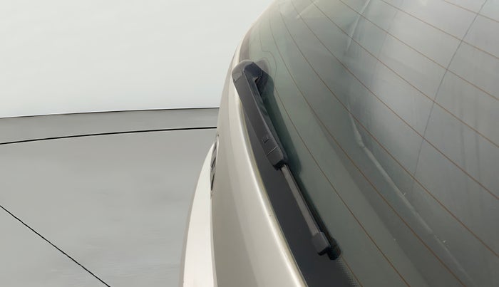 2015 Volkswagen Polo COMFORTLINE 1.2L, Petrol, Manual, 63,170 km, Rear Wiper