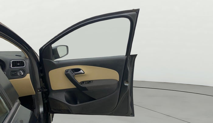 2014 Volkswagen Polo HIGHLINE1.5L, Diesel, Manual, 86,574 km, RHS Front Door