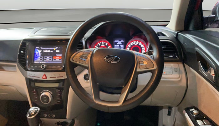 2021 Mahindra XUV300 W8(O) 1.2 PETROL DUAL TONE, Petrol, Manual, 5,206 km, Steering Wheel Close Up