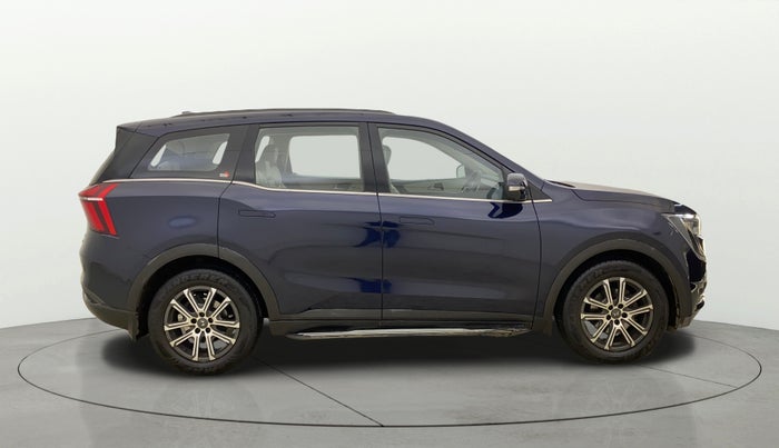 2021 Mahindra XUV700 AX 7 LUXURY P AT 7 STR, Petrol, Automatic, 73,781 km, Right Side View