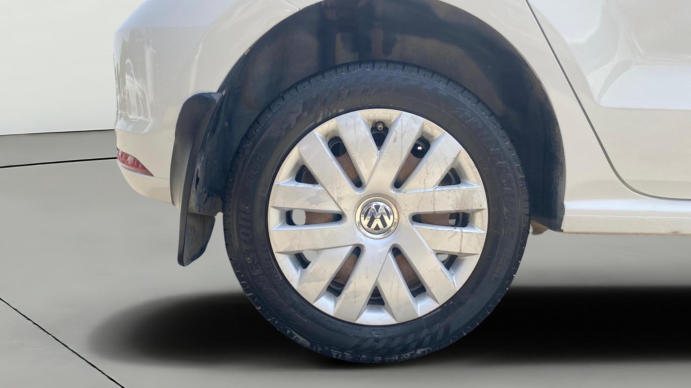 2017 Volkswagen Polo COMFORTLINE 1.2L, Petrol, Manual, 71,890 km, Right Rear Wheel