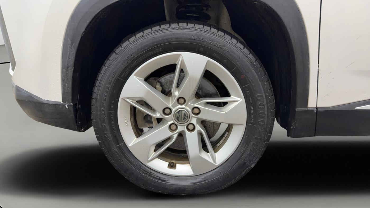 2021 MG HECTOR SUPER HYBRID 1.5 PETROL, Petrol, Manual, 33,888 km, Left Front Wheel