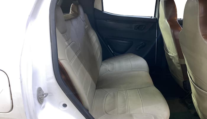 2016 Renault Kwid RXT 1.0, Petrol, Manual, 94,466 km, Right Side Rear Door Cabin