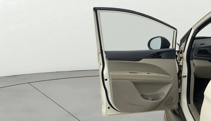 2019 Mahindra MARAZZO M2 8 STR, Diesel, Manual, 64,070 km, LHS Front Door