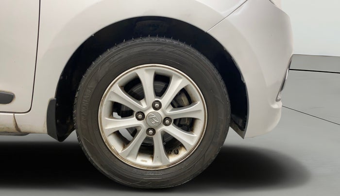 2015 Hyundai Grand i10 ASTA AT 1.2 KAPPA VTVT, Petrol, Automatic, 1,10,957 km, Right Front Wheel