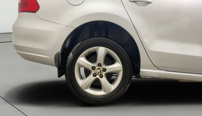 2013 Skoda Rapid AMBITION 1.6 TDI CR MT PLUS, Diesel, Manual, 89,400 km, Right Rear Wheel