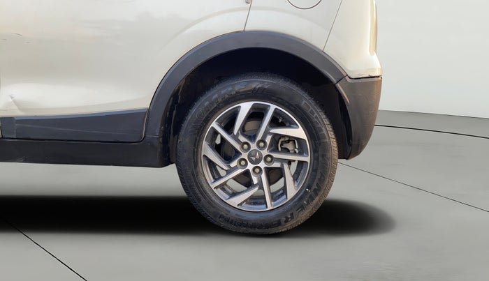 2023 Mahindra XUV300 W8 (O) 1.2 PETROL, Petrol, Manual, 30,905 km, Left Rear Wheel