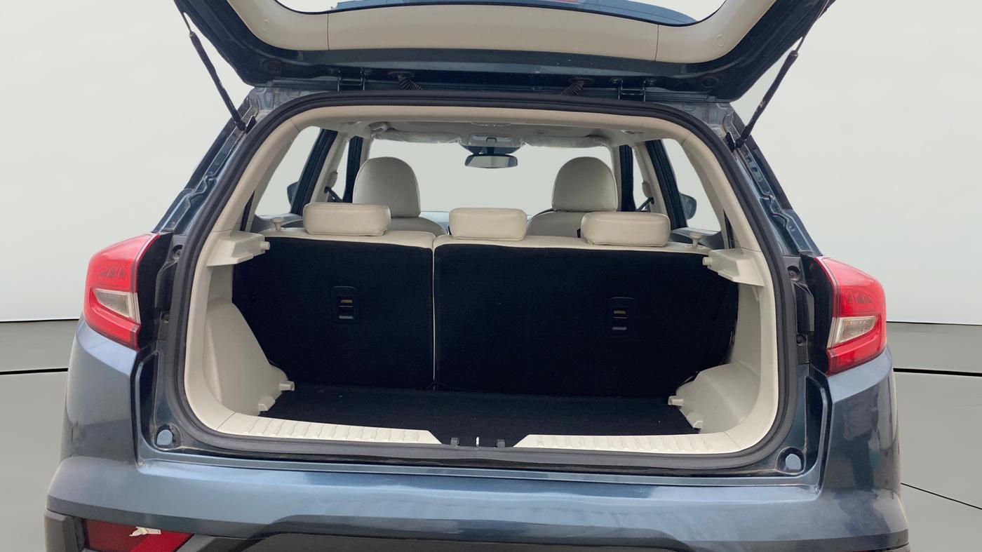 2024 Mahindra XUV300 W8 (O) 1.2 PETROL AMT, Petrol, Automatic, 15,125 km, Boot Open Zoomed View