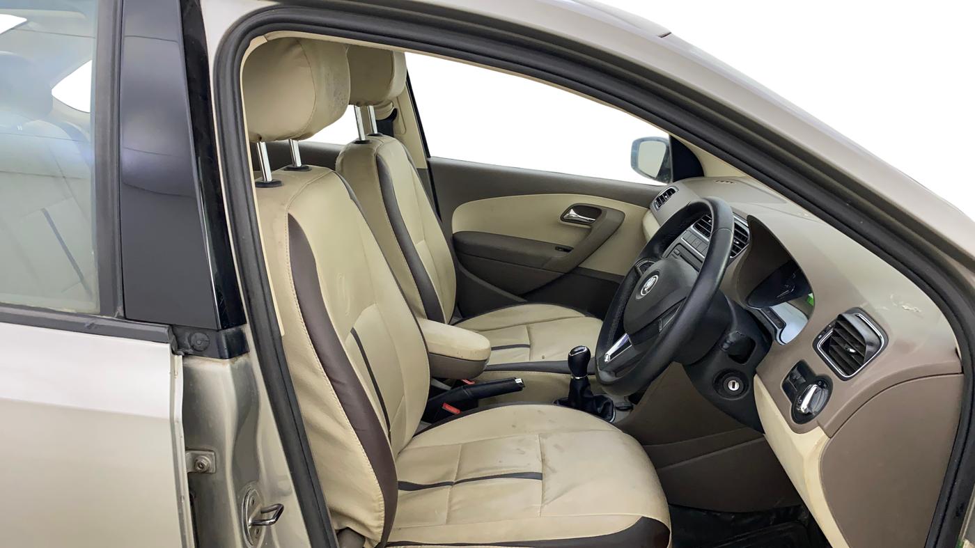 2013 Skoda Rapid ELEGANCE 1.6 MPI MT, Petrol, Manual, 11,180 km, Right Side Front Door Cabin