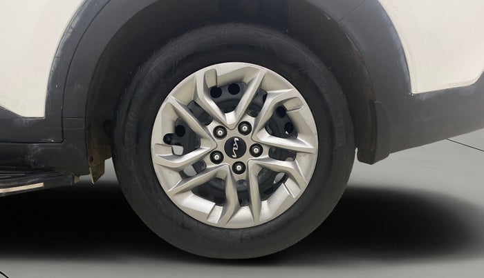 2023 KIA CARENS PREMIUM 1.5 DIESEL IMT 7 STR, Diesel, Manual, 74,201 km, Left Rear Wheel