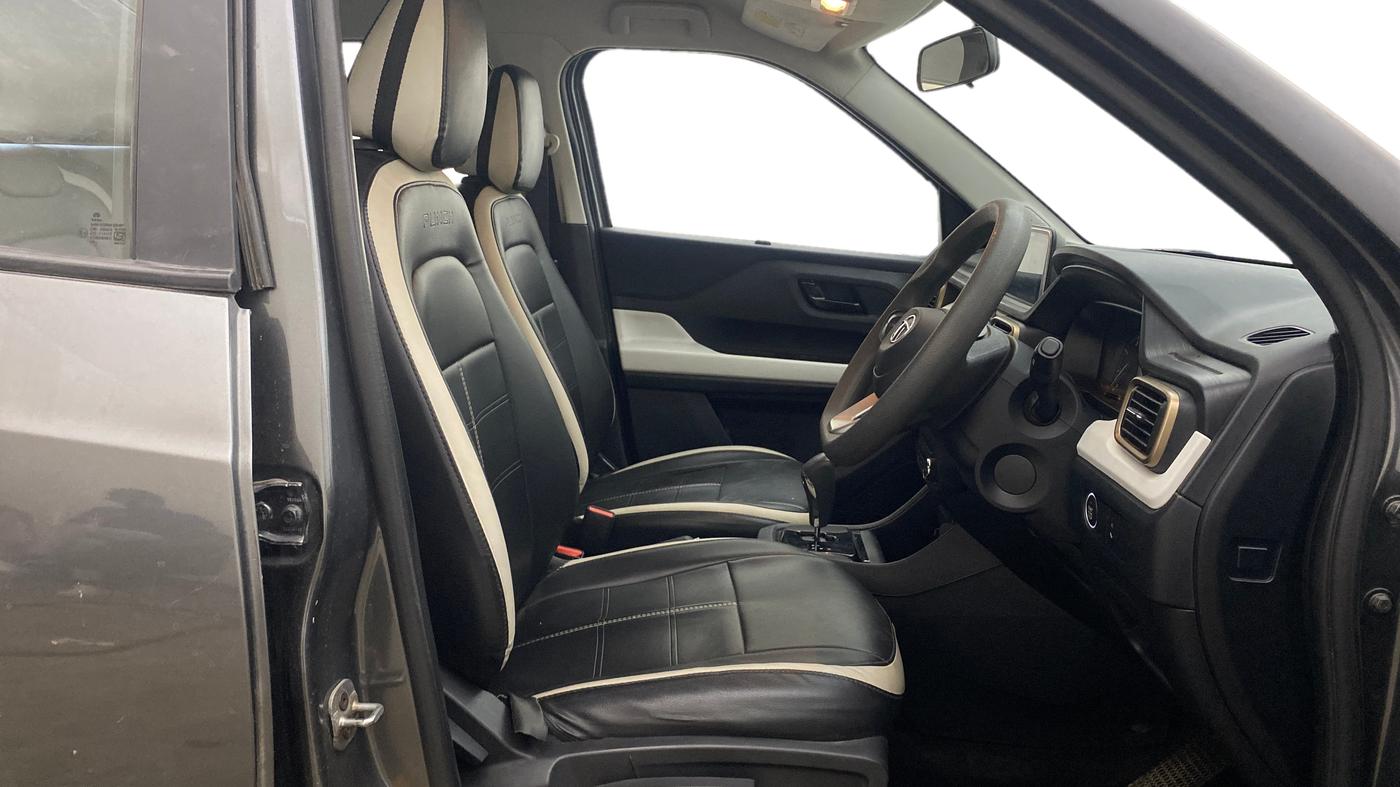 2022 Tata PUNCH ACCOMPLISHED AMT, Petrol, Automatic, 67,675 km, Right Side Front Door Cabin