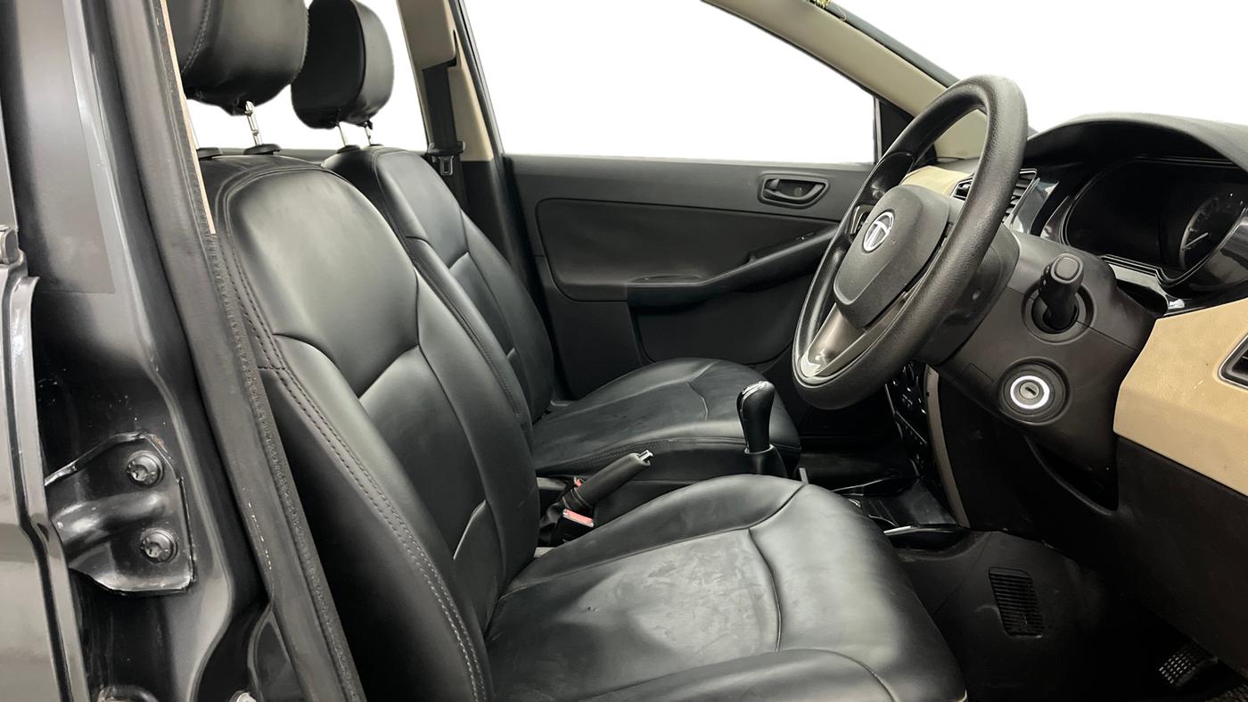 2016 Tata Zest XM PETROL, Petrol, Manual, 24,987 km, Right Side Front Door Cabin
