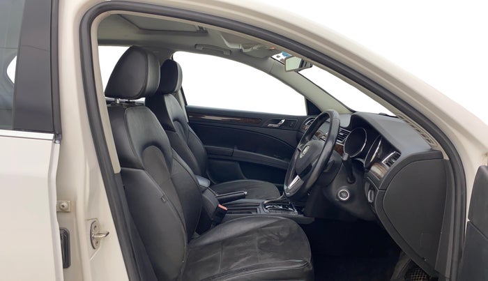 2015 Skoda Superb ELEGANCE 1.8 TSI AT, Petrol, Automatic, 57,653 km, Right Side Front Door Cabin