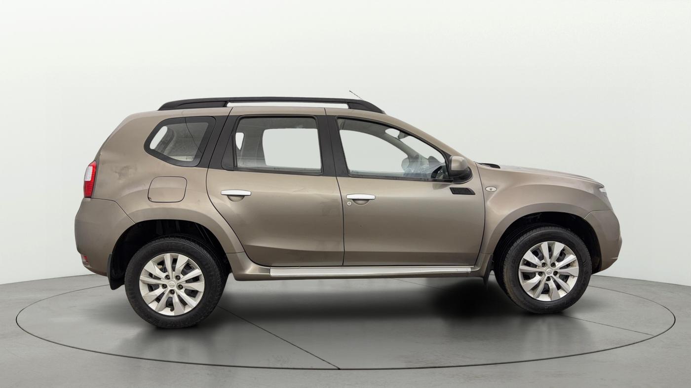 2016 Nissan Terrano XL (P), Petrol, Manual, 74,584 km, Right Side View