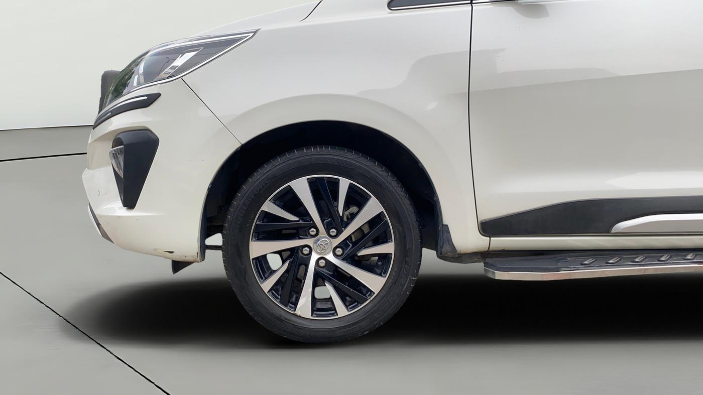 2022 Toyota Innova Crysta 2.7 ZX AT 7 STR, Petrol, Automatic, 35,119 km, Left Front Wheel