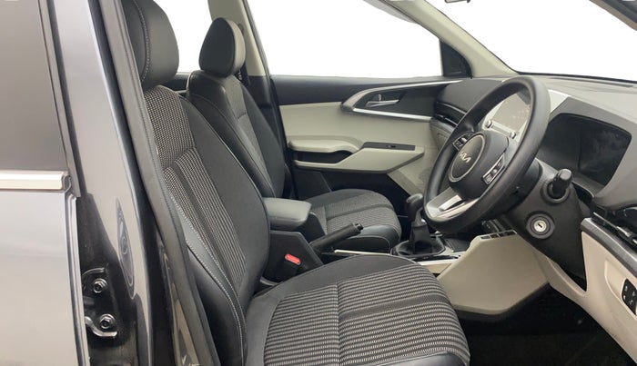 2023 KIA CARENS PRESTIGE 1.5 PETROL 7 STR, Petrol, Manual, 2,787 km, Right Side Front Door Cabin