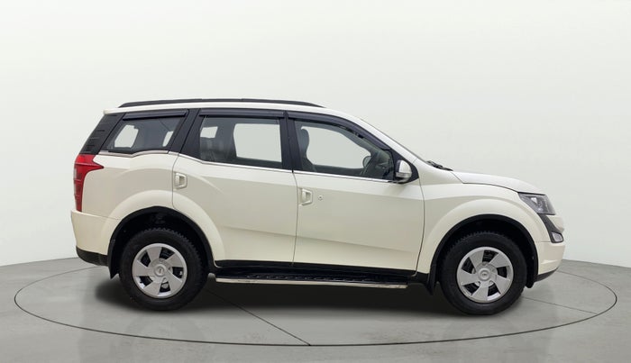 2015 Mahindra XUV500 W6, Diesel, Manual, 92,098 km, Right Side View