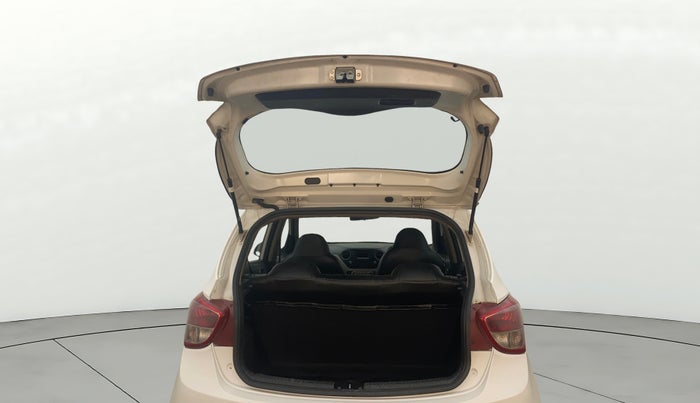 2015 Hyundai Grand i10 SPORTZ 1.2 KAPPA VTVT, Petrol, Manual, 71,243 km, Boot Door Open