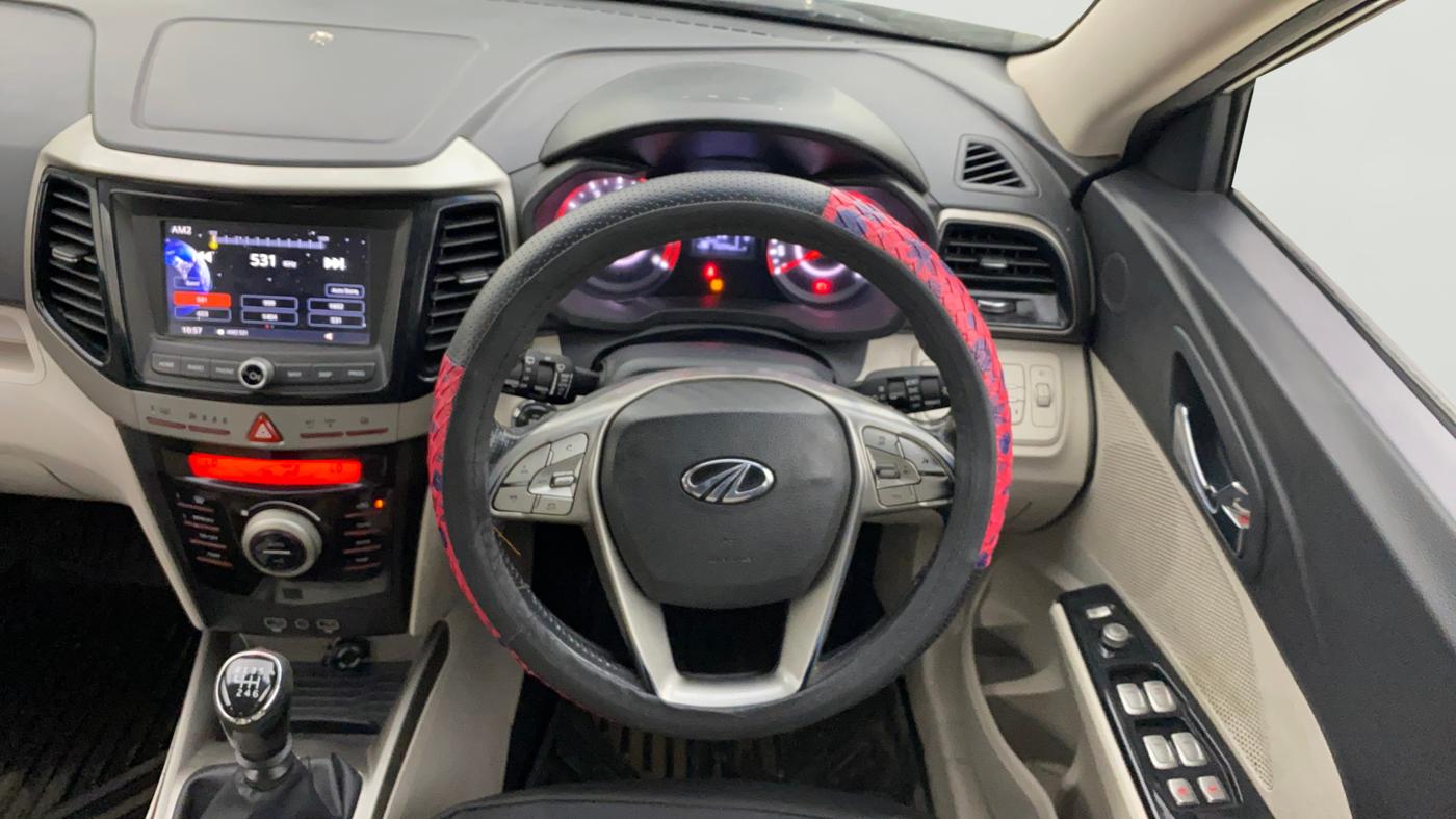 2021 Mahindra XUV300 W8 (O) 1.2 PETROL, Petrol, Manual, 78,893 km, Steering Wheel Close Up