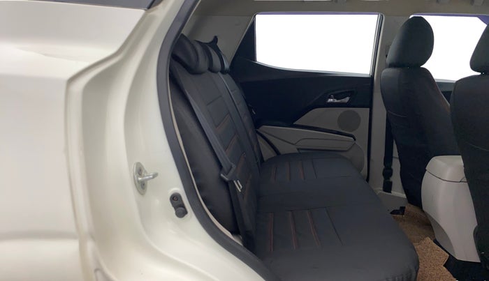 2020 Mahindra XUV300 W8 1.2 PETROL, Petrol, Manual, 31,768 km, Third Seat Row ( optional )