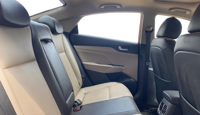 2018 Hyundai Verna 1.6 VTVT SX (O) AT, Petrol, Automatic, 96,462 km, Right Side Rear Door Cabin