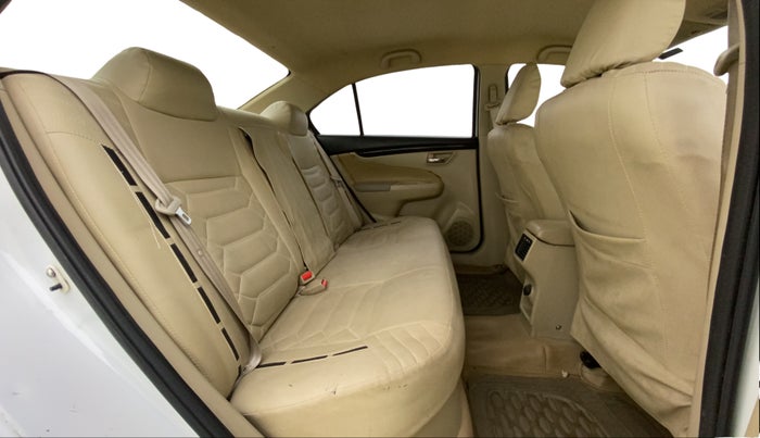 2016 Maruti Ciaz VDI+ SHVS, Diesel, Manual, 92,613 km, Right Side Rear Door Cabin