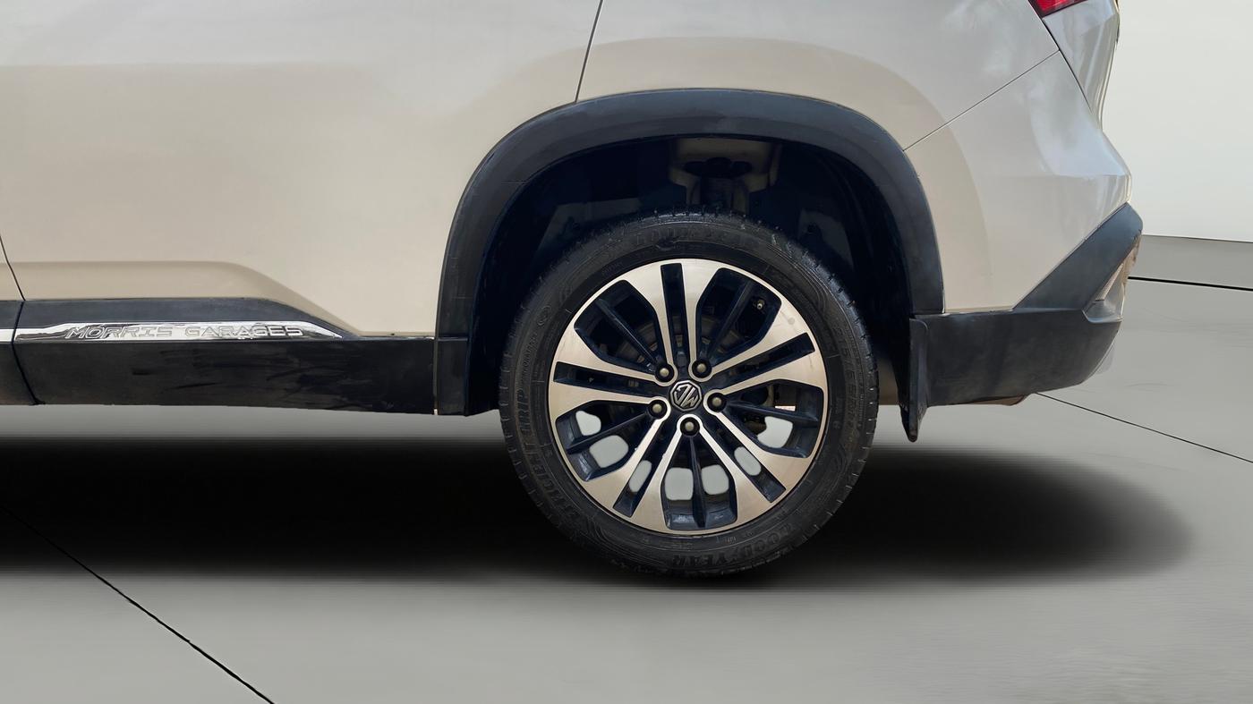 2022 MG HECTOR SHARP HYBRID 1.5 PETROL, Petrol, Manual, 42,003 km, Left Rear Wheel