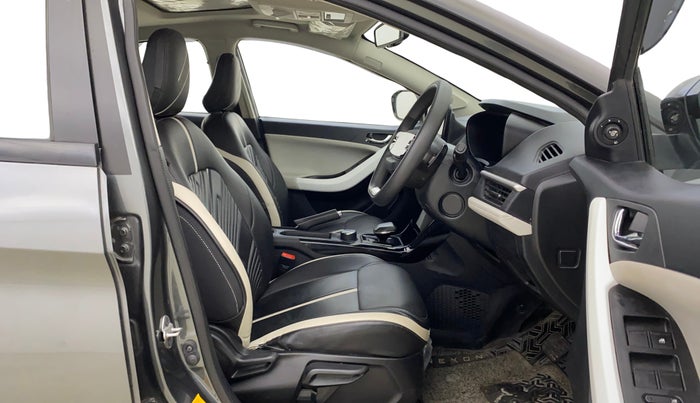 2024 Tata NEXON CREATIVE+ SUNROOF DCA 1.2 PETROL, Petrol, Automatic, 17,420 km, Right Side Front Door Cabin