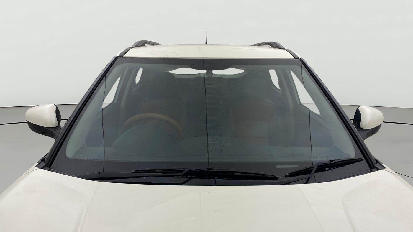 2023 Mahindra XUV300 W6 1.2 PETROL AMT, Petrol, Automatic, 13,946 km, Front Windshield