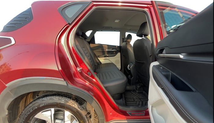 2021 KIA SONET HTX 1.0 IMT, Petrol, Manual, 1,12,203 km, Right Side Rear Door Cabin