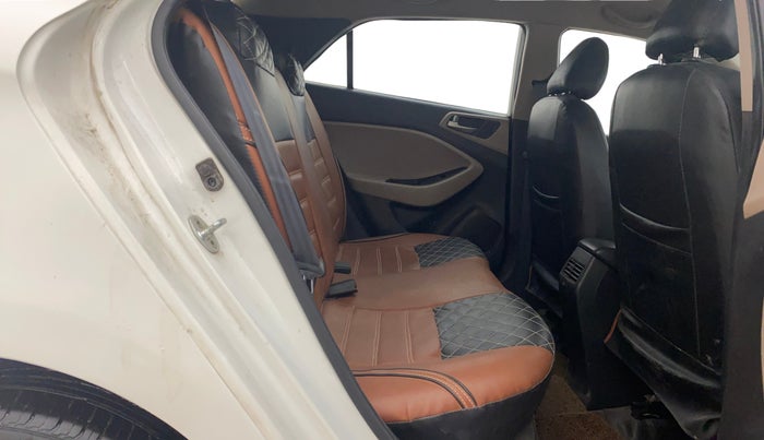 2015 Hyundai Elite i20 ASTA 1.2, Petrol, Manual, 69,164 km, Right Side Rear Door Cabin