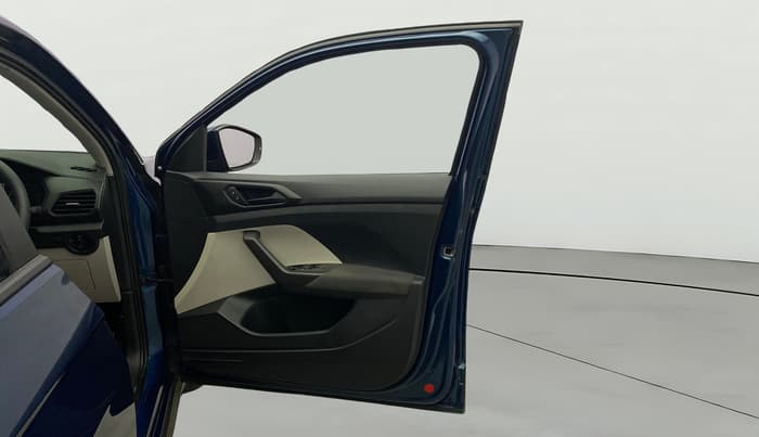 2023 Volkswagen TAIGUN COMFORTLINE 1.0 TSI MT, Petrol, Manual, 32,559 km, RHS Front Door