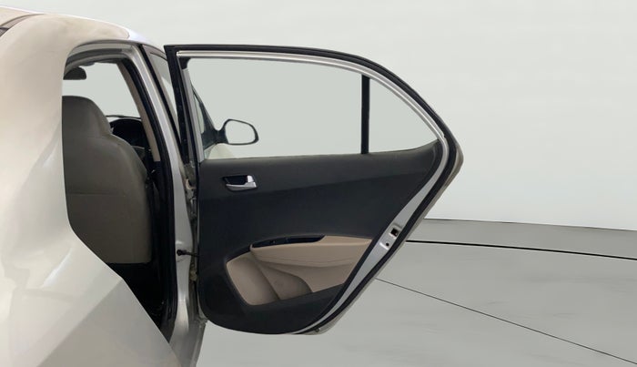 2017 Hyundai Xcent S 1.2, Petrol, Manual, 1,09,122 km, RHS Rear Door