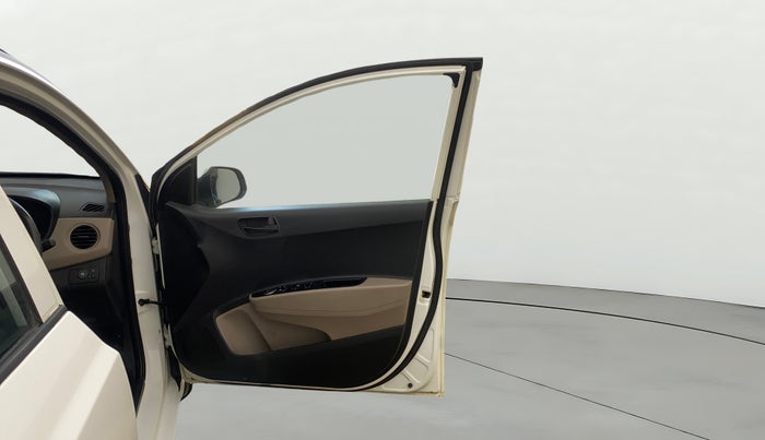 2019 Hyundai Grand i10 MAGNA 1.2 KAPPA VTVT, CNG, Manual, 1,12,058 km, RHS Front Door