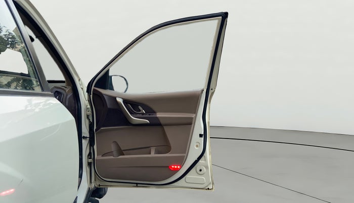 2015 Mahindra XUV500 W6, Diesel, Manual, 76,338 km, RHS Front Door