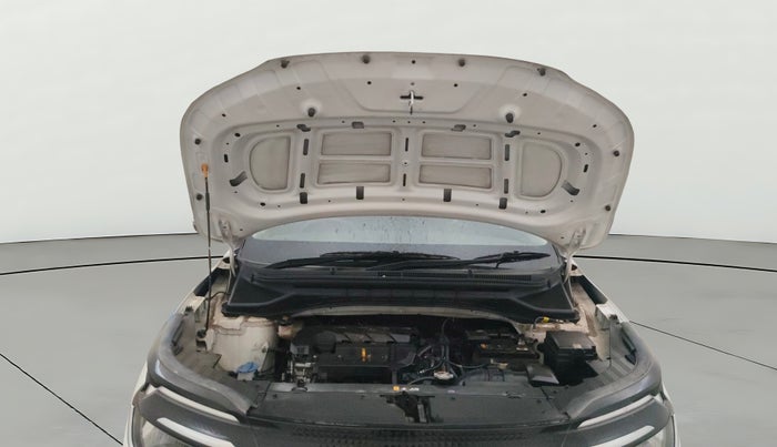 2023 KIA CARENS PRESTIGE 1.5 PETROL 7 STR, Petrol, Manual, 16,856 km, Open Bonet