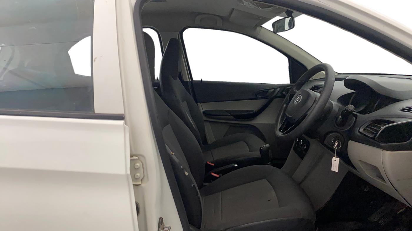 2018 Tata Tiago XT PETROL, Petrol, Manual, 81,873 km, Right Side Front Door Cabin