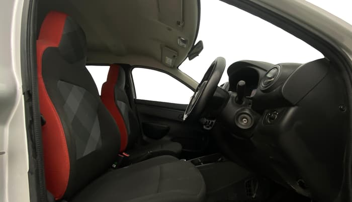 2022 Renault Kwid RXT 1.0 AMT, Petrol, Automatic, 15,241 km, Right Side Front Door Cabin
