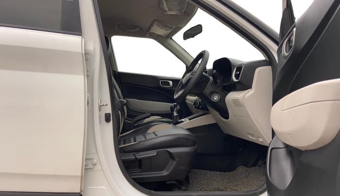 2023 Hyundai VENUE S (O) 1.0 TURBO IMT, Petrol, Manual, 17,233 km, Right Side Front Door Cabin