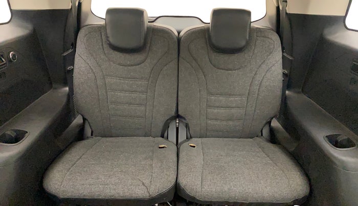 2022 Mahindra XUV700 AX 5 D MT 7 STR, Diesel, Manual, 49,147 km, Third Seat Row ( optional )