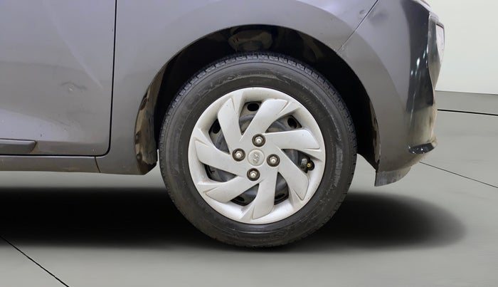 2019 Hyundai NEW SANTRO SPORTZ CNG, CNG, Manual, 13,017 km, Right Front Wheel