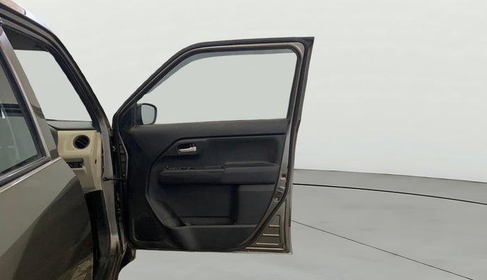 2022 Maruti New Wagon-R VXI CNG 1.0, CNG, Manual, 1,06,704 km, RHS Front Door