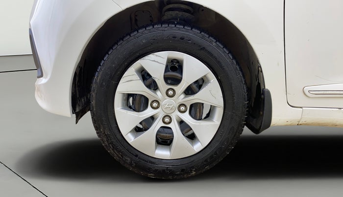 2015 Hyundai Xcent BASE 1.1, Diesel, Manual, 1,17,985 km, Left Front Wheel