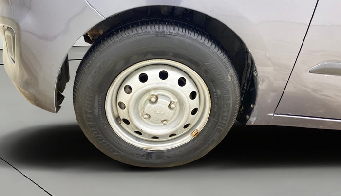 2015 Hyundai i10 MAGNA 1.1, Petrol, Manual, 28,831 km, Left Front Wheel