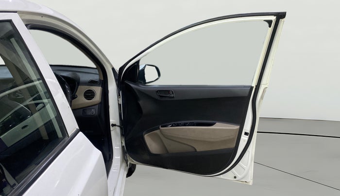 2018 Hyundai Grand i10 MAGNA AT 1.2 KAPPA VTVT, Petrol, Automatic, 31,314 km, RHS Front Door