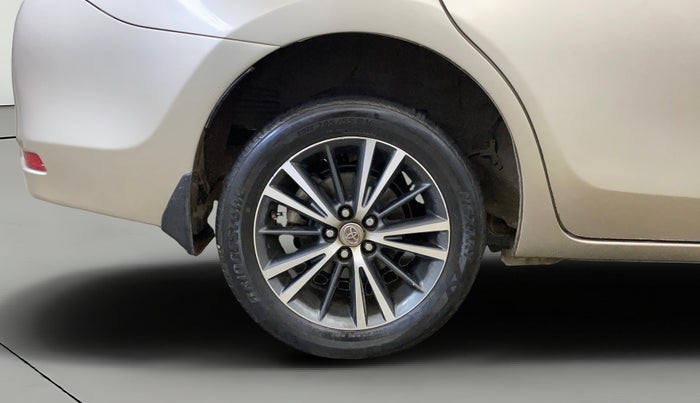 2018 Toyota Corolla Altis VL CVT PETROL, Petrol, Automatic, 1,24,098 km, Right Rear Wheel